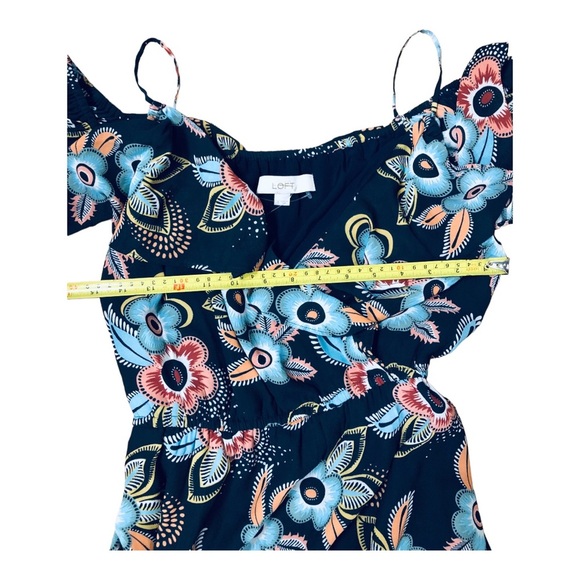 Loft Cold shoulder wrap style v-neck belted dark floral maxi dress size small - Picture 12 of 15